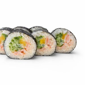 Futomaki z krewetkami 6 szt. ( Nori, ryż, sos sweet majo, krewetki gotowane, rzodkiewka, ogórek) Cena: 35 zł.